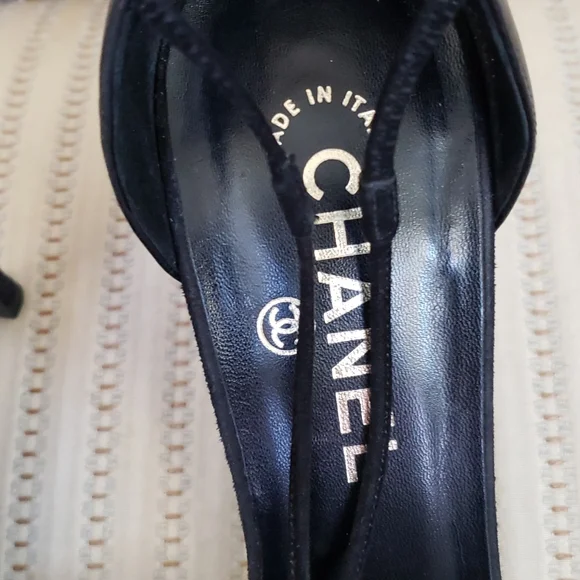 CHANEL CC LOGO FAUX PEARL STRAPS PUMPS - Picture 5 of 11